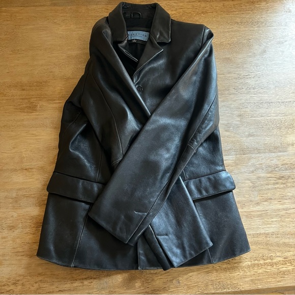 Women’s Small Leather Jacket - Picture 2 of 9